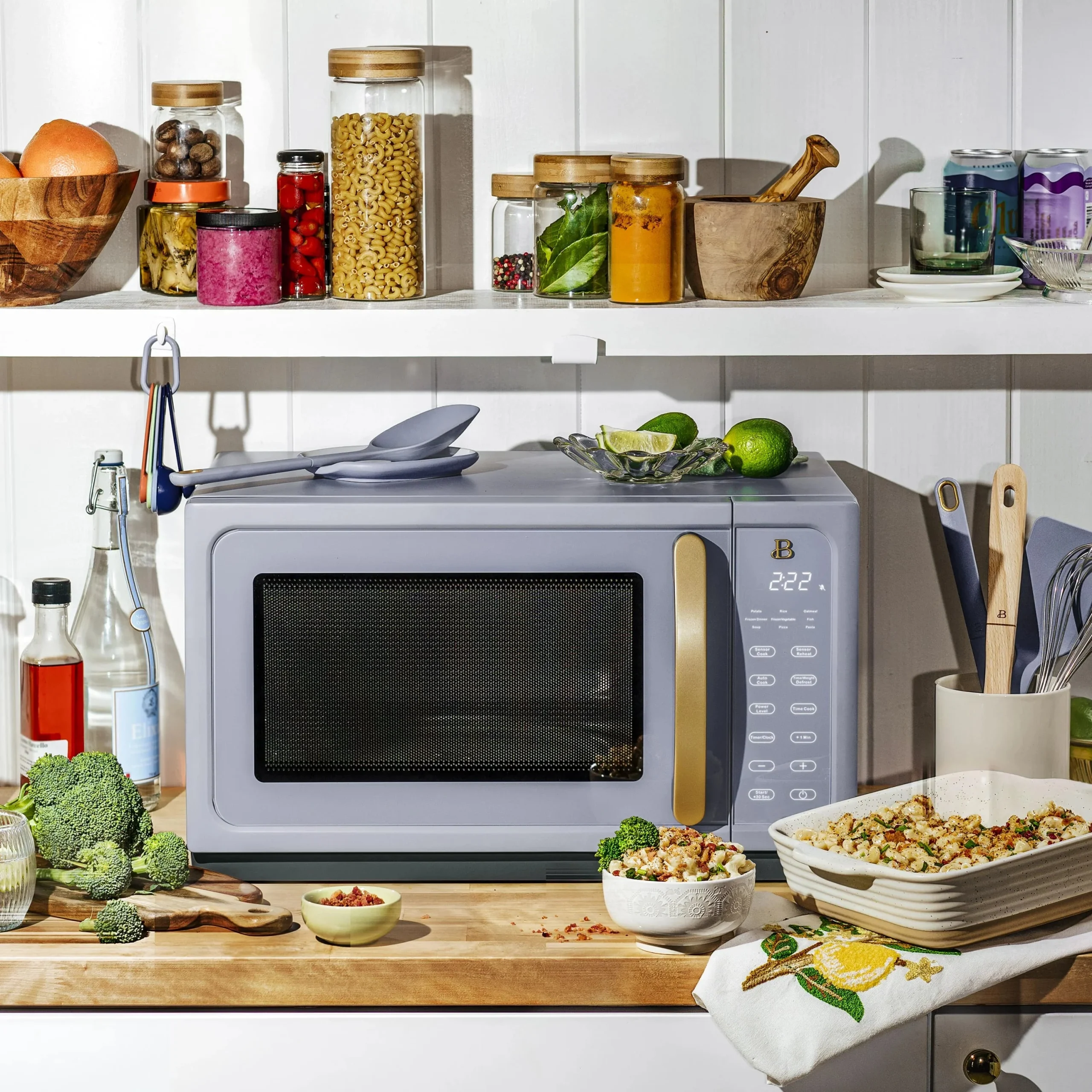 Beautiful 1.1 Cu ft 1000 Watt Sensor Microwave Oven, White Icing - BFCMS811WEST10 - Image 21