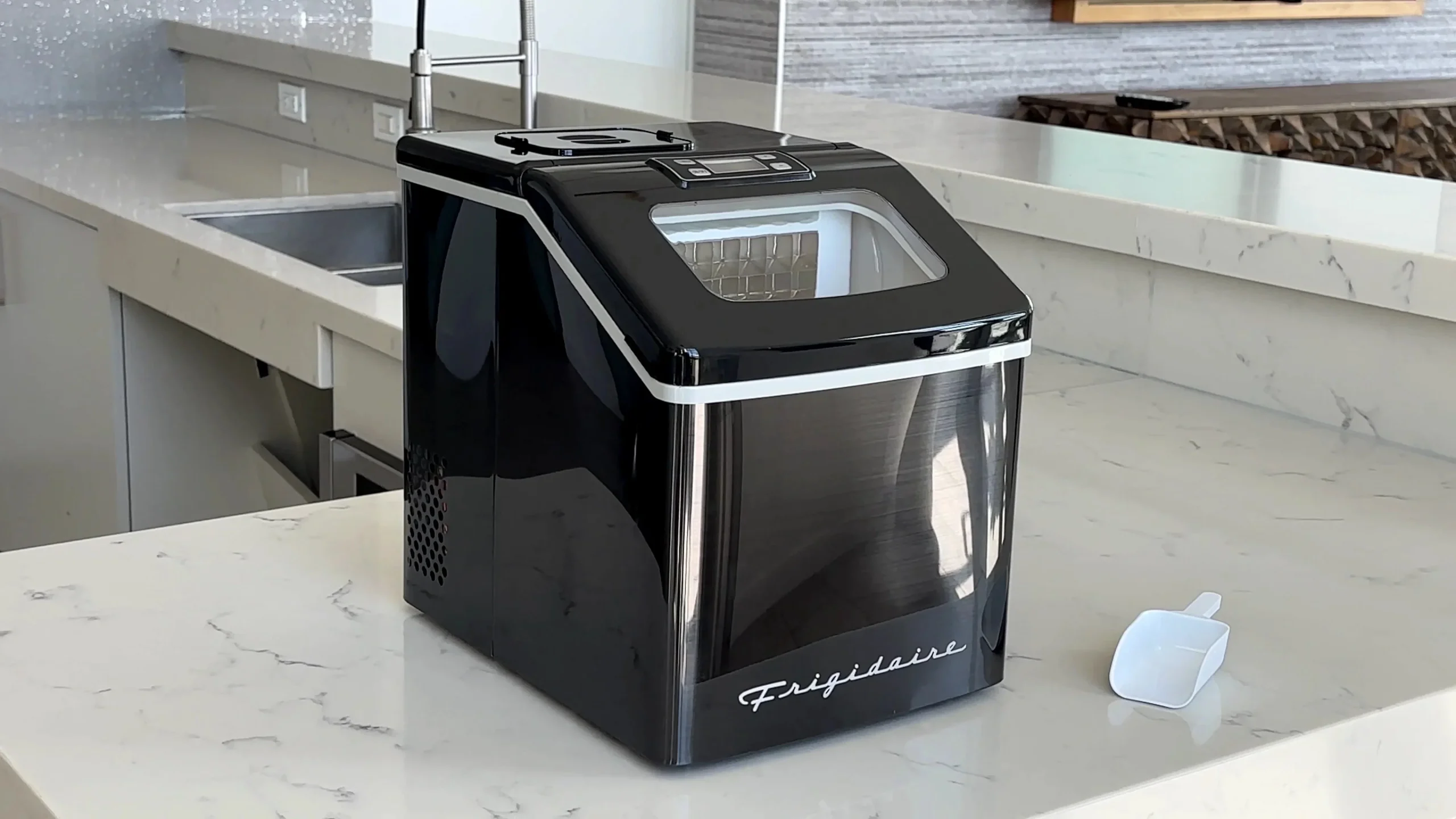 Frigidaire Countertop Clear Square Ice Maker, 40 lbs. Per Day - Stainless Steel - Image 27