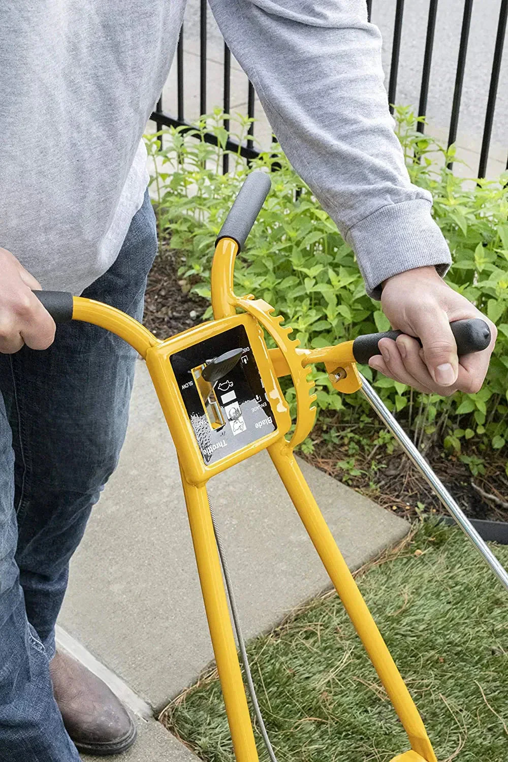 101-5.5GT-7Gas Powered Lawn Edger, 5.50 Gross Torque/3.5 HP B&S Engine 7 Wheels - Image 5