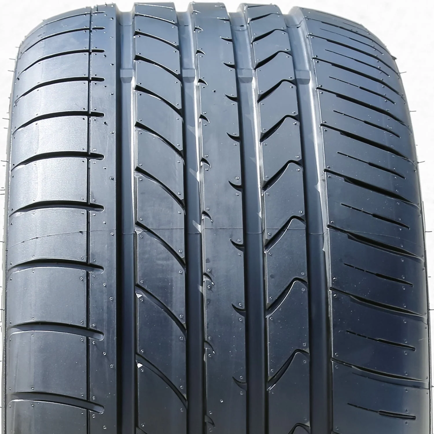 A set of 4 (quad) 255/35R20 97Y XL high performance tyres suitable for: 2007-10 Mercedes-Benz S550 4Matic, 2017-18 Audi Q3 Technik - Image 7