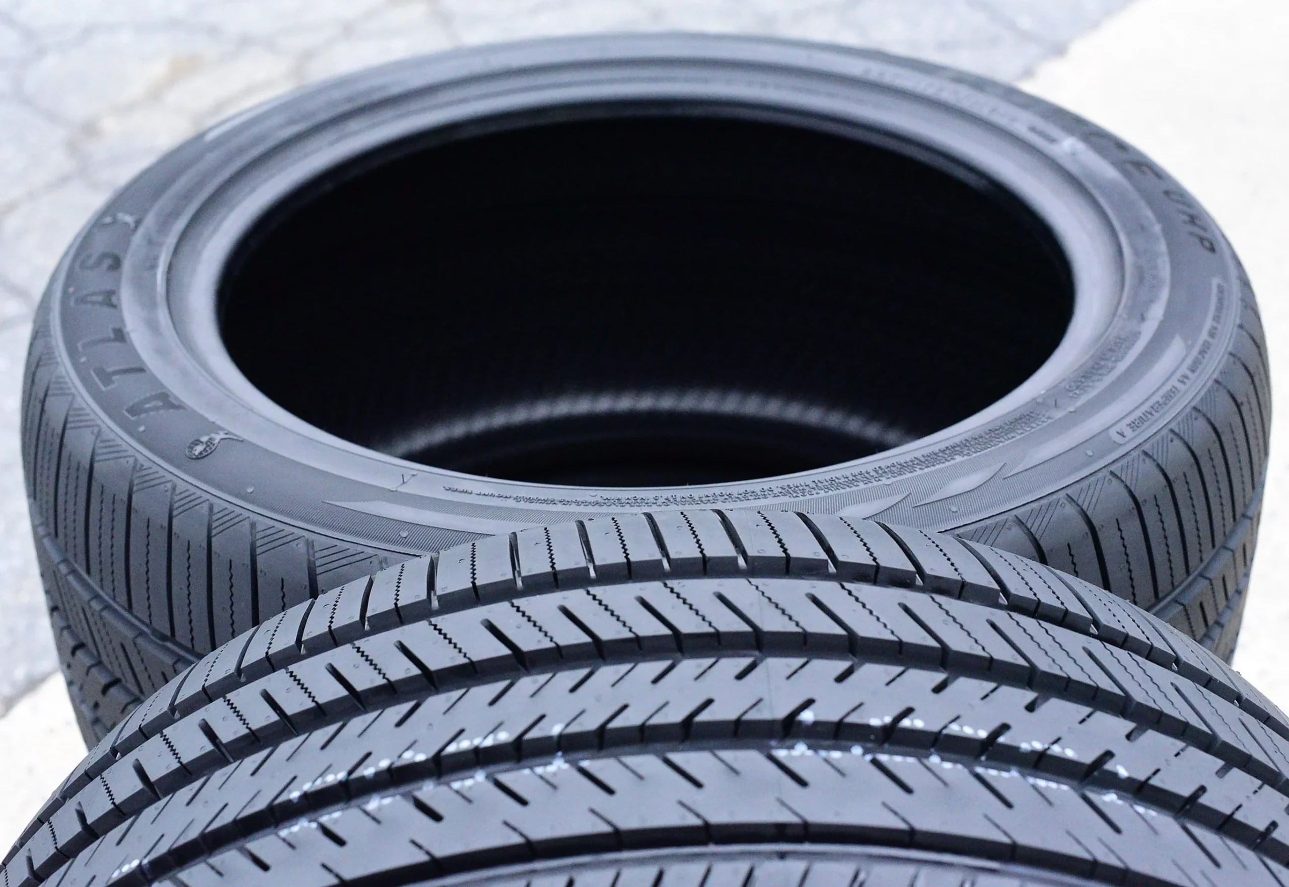 A pair of 2 (2) 255/40R20 101W XL A/S performance tires - Image 2