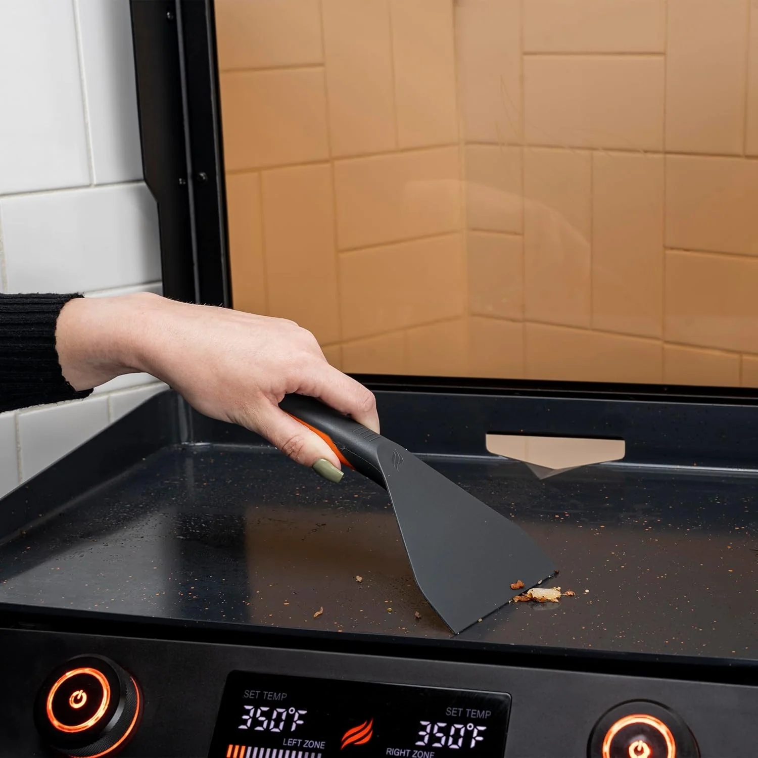 Blackstone 22 Inch Electric Tabletop Griddle With Hood And Accessories - 8001 E-Series - Image 7