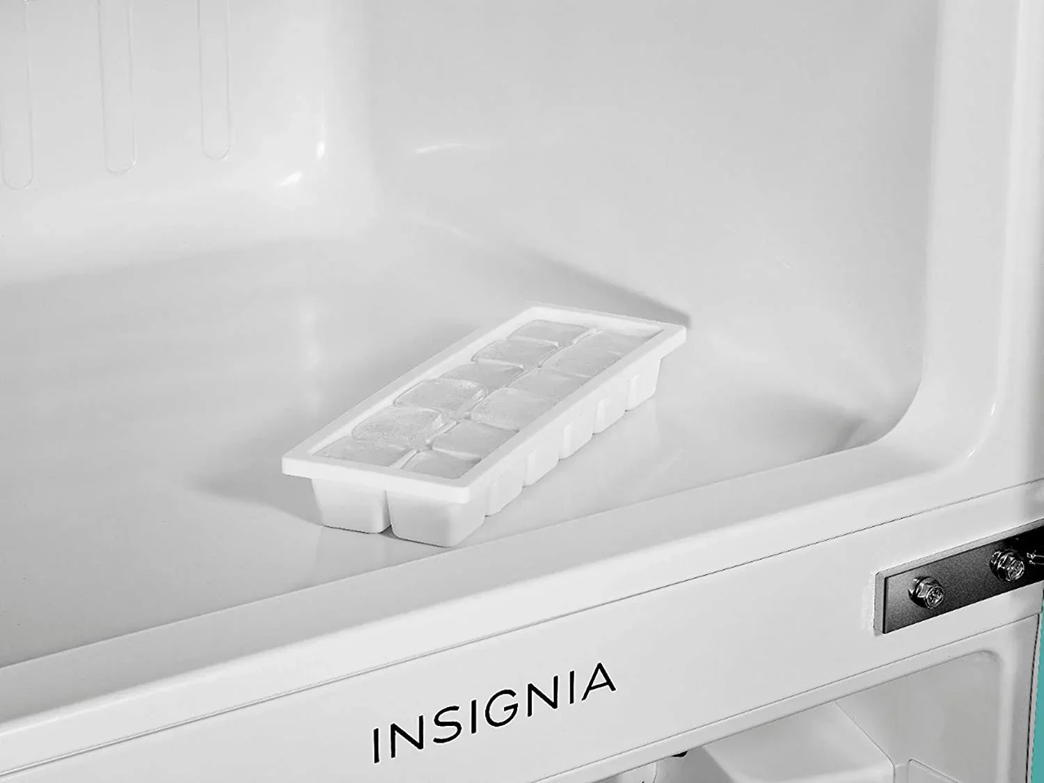 IRMF Retro Mini Fridge With Top Freezer, 3.1 Cu. Ft., Cool Mint - Insignia - Image 6
