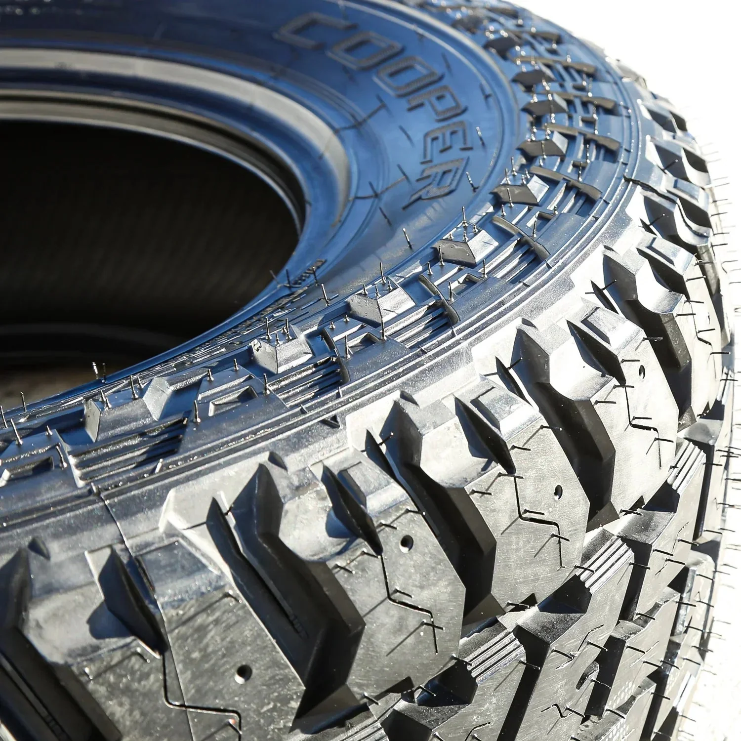 Set of 4 (FOUR) Cooper Discoverer S/T Maxx LT 275/70R18 125/122Q E 10 Ply MT M/T Mud Tires - Image 4