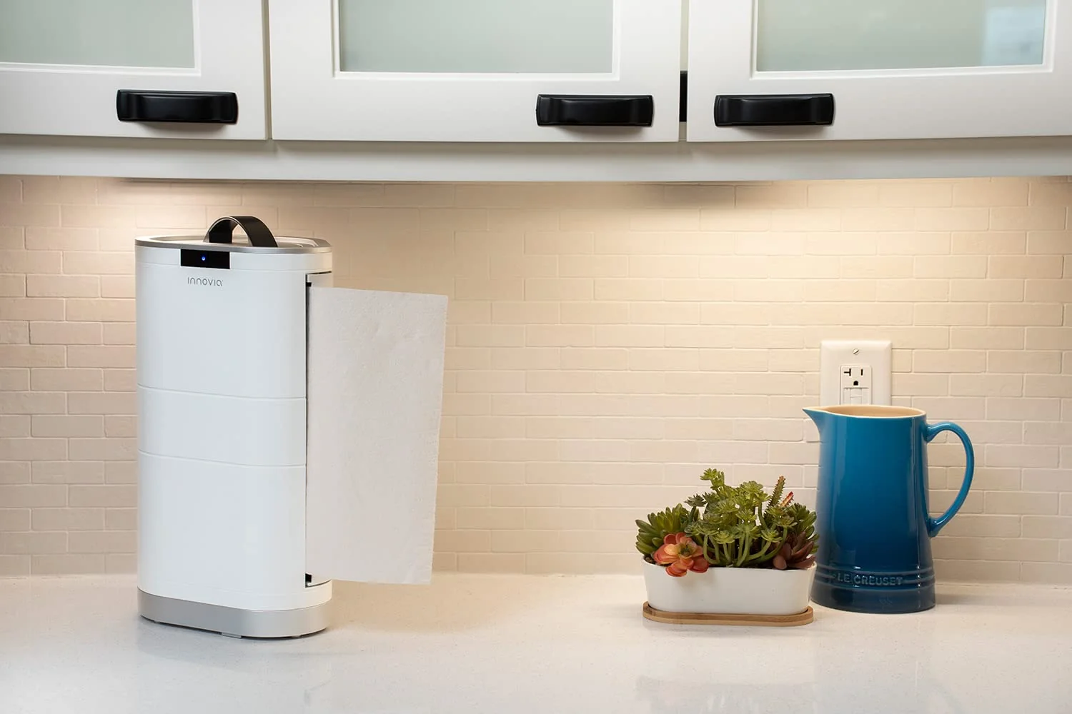 Innovia Countertop Touchless Paper Towel Dispenser - White - Image 2