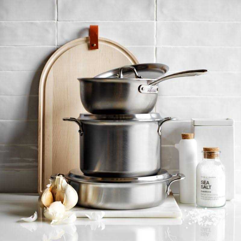 All-Clad d3 Curated 2.5-Quart Saucier With Lid - d3 Curated - Image 5