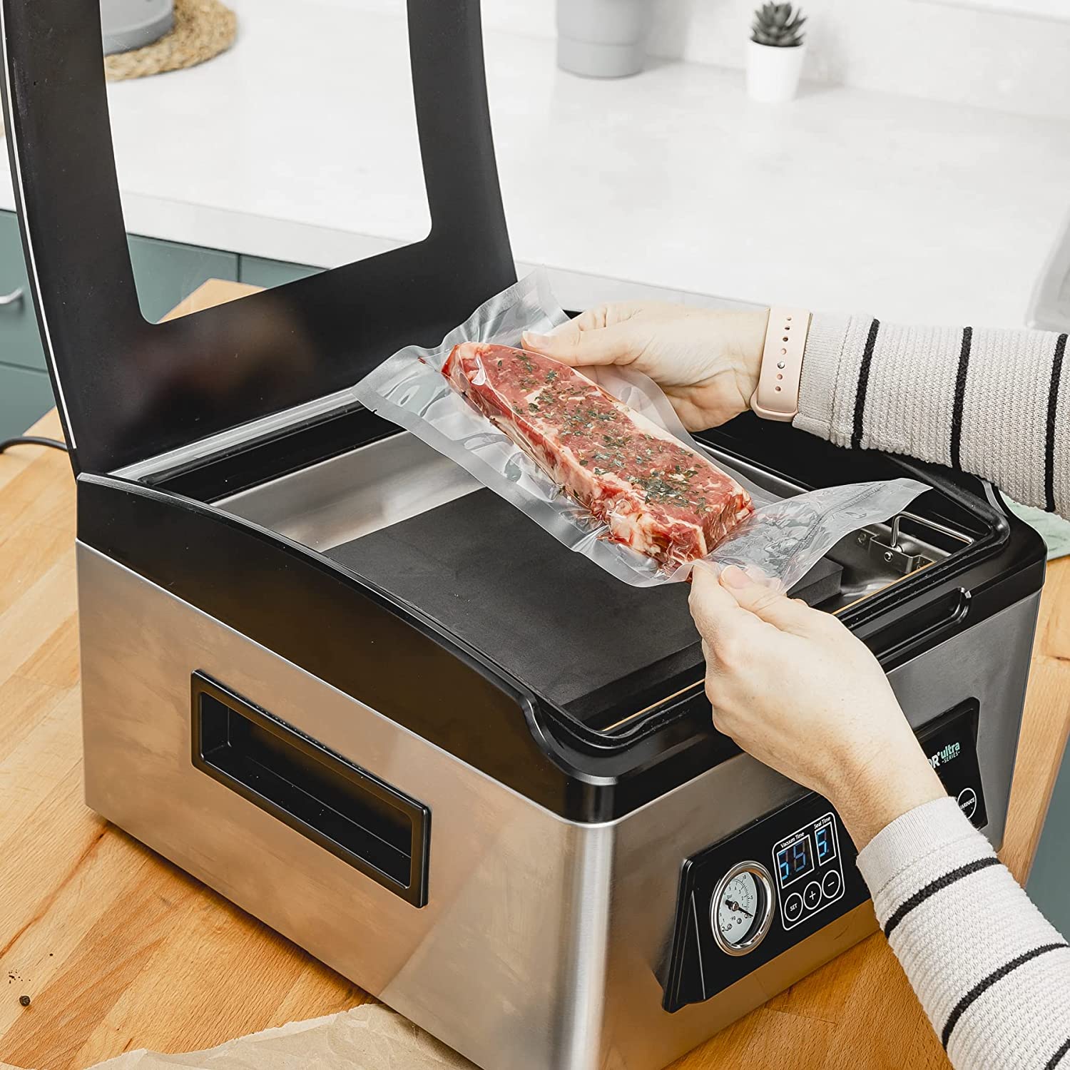 Avid Armor Chamber Vacuum Sealer With 11 L Seal Bar - USV32 Ultra Series - Image 4