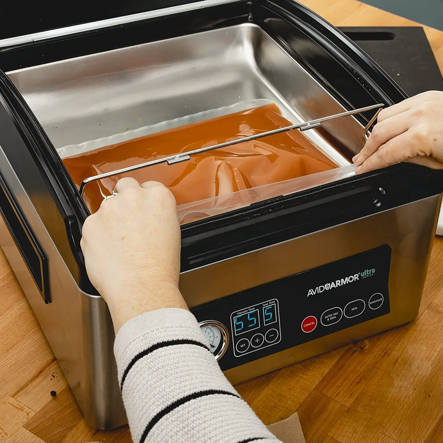 Avid Armor Chamber Vacuum Sealer With 11 L Seal Bar - USV32 Ultra Series - Image 6