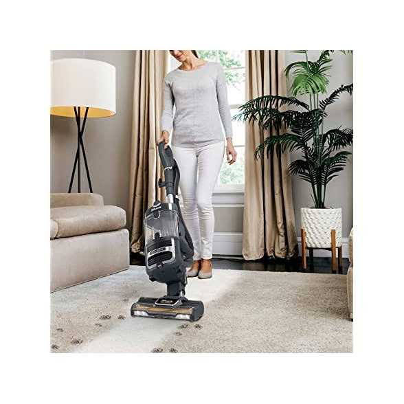 Shark Navigator Lift-Away Upright Vacuum With Self-Cleaning Brushroll And HEPA Filter - UV725 - Image 4
