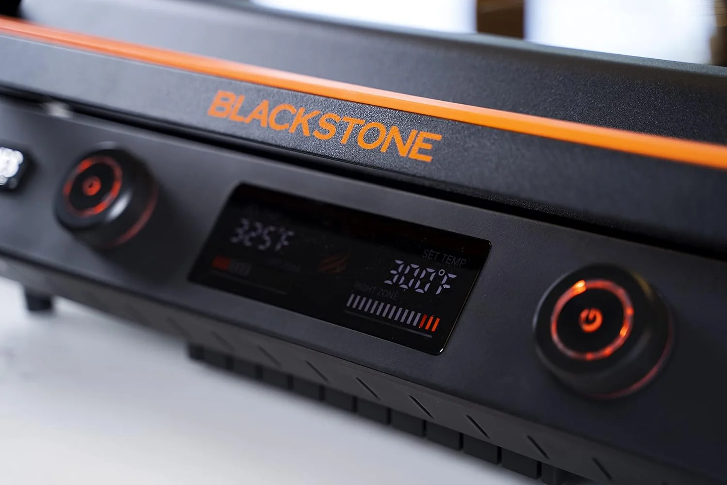 Blackstone 22 Inch Electric Tabletop Griddle With Hood And Accessories - 8001 E-Series - Image 8
