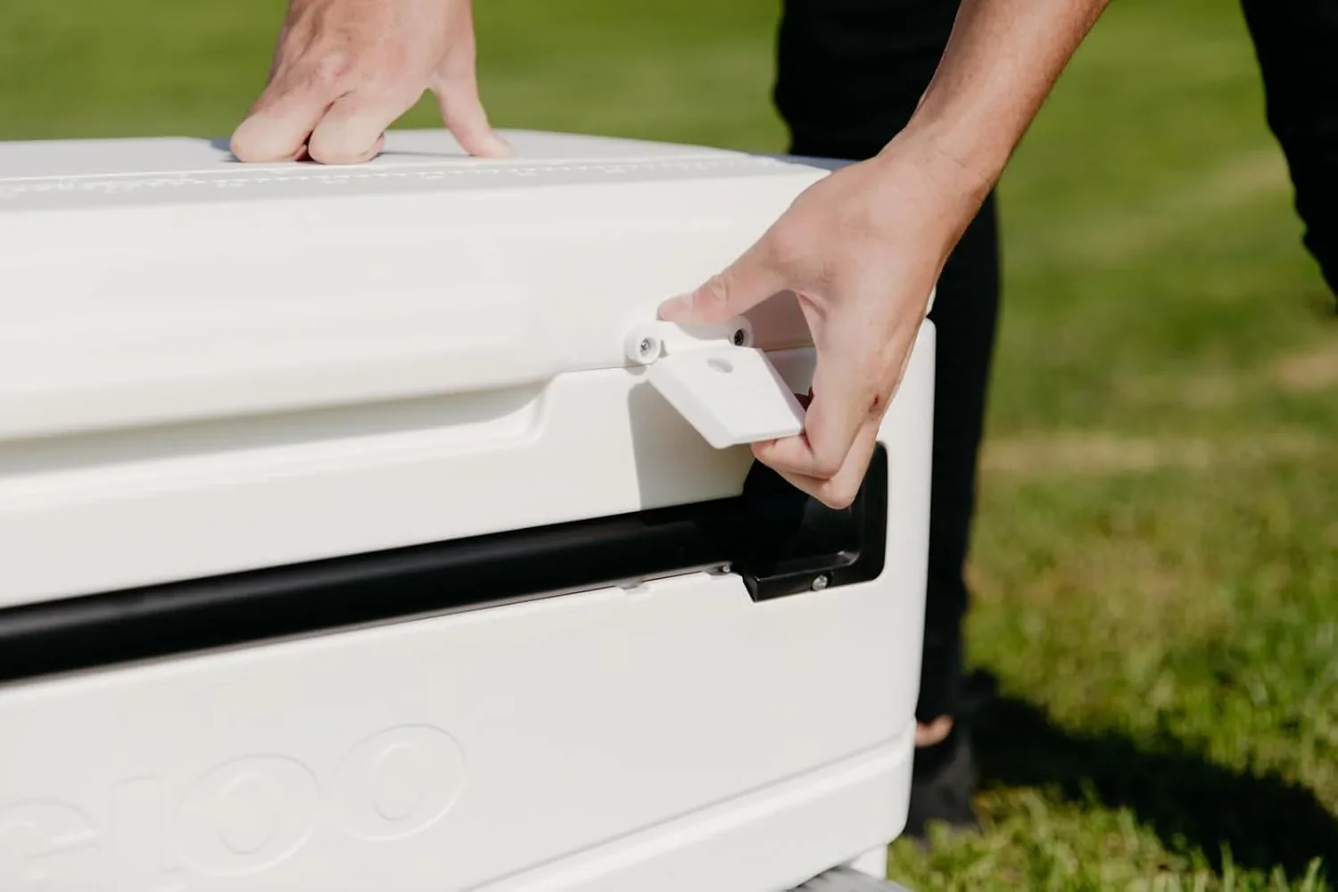 110QT Glide Cooler with Wheels and Telescoping Handle - Image 11