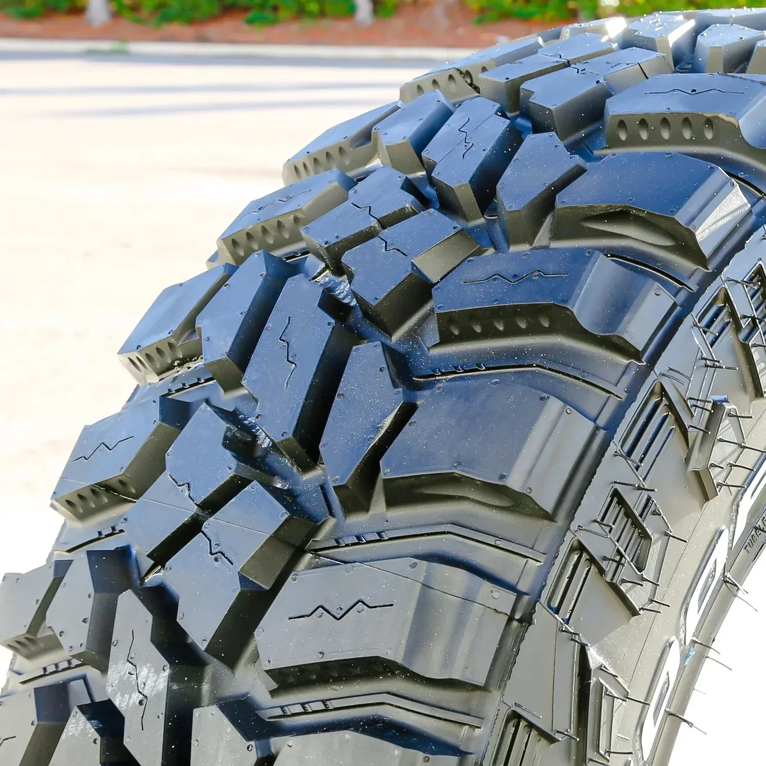 Set of 4 (FOUR) Cooper Discoverer STT Pro LT 275/70R18 125/122P E 10 Ply MT M/T Mud Tires - Image 2