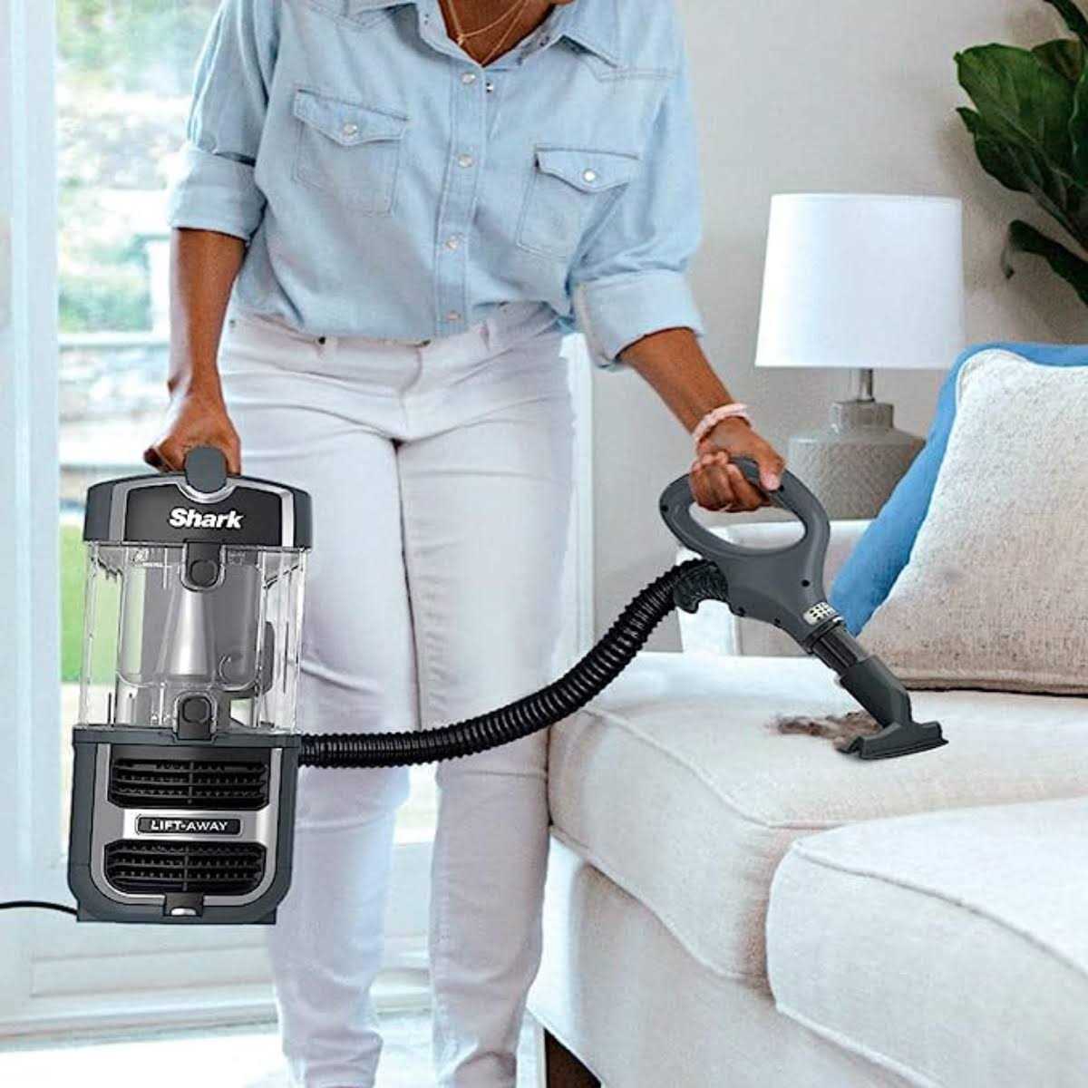 Shark Navigator Lift-Away Upright Vacuum With Self-Cleaning Brushroll And HEPA Filter - UV725 - Image 2