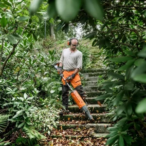 Husqvarna Gas String Trimmer, 28-cc 2-cycle, 20-in Straight Shaft, Attachment And Edger Capable - 330LK 970545001
