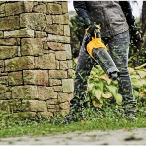 DEWALT 20V MAX XR Cordless Handheld Leaf Blower, 125-MPH 450-CFM - DCBL722B