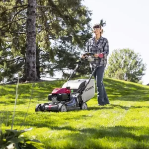 Honda HRX217VYA Self-Propelled Lawn Mower 21-Inch VersaMow 4-In-1 - HRX217K5VYA