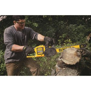 Dewalt FLEXVOLT 60V MAX Brushless Chainsaw Kit With 16 in Oregon Bar And Chain - DCCS670X1